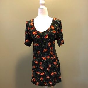 Lularoe Perfect Tee Medium